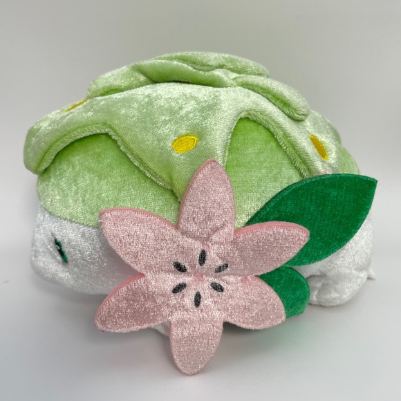 TOMY Pokémon 20th Anniversary Shaymin 8” Plush - Picture 4 of 5